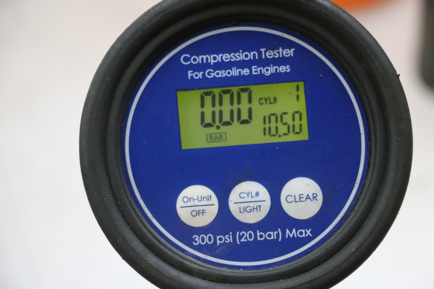 photo de SILNIK HONDA NTV DEAUVILLE 650 (1998 - 2001) - Struktura - zbliżenie