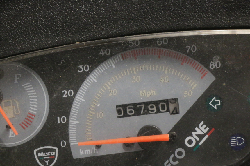 photo de SILNIK NECO ONE 2T 50 (2011 - 2020) - Struktura - zbliżenie