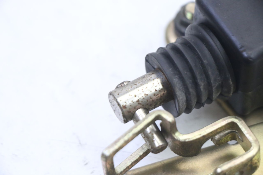 photo de SILNIK OTWIERANIA KUFERKA SYM FIDDLE 3 III 125 (2014 - 2020) - Szczegół części