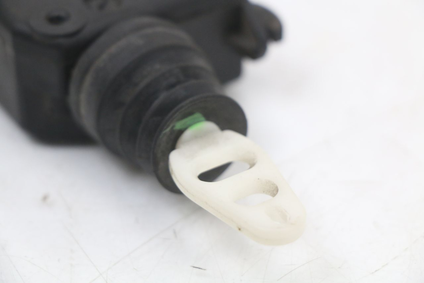 photo de SILNIK OTWIERANIA KUFERKA PEUGEOT GEOPOLIS RS 125 (2007 - 2009) - Zoom stanu zużycia