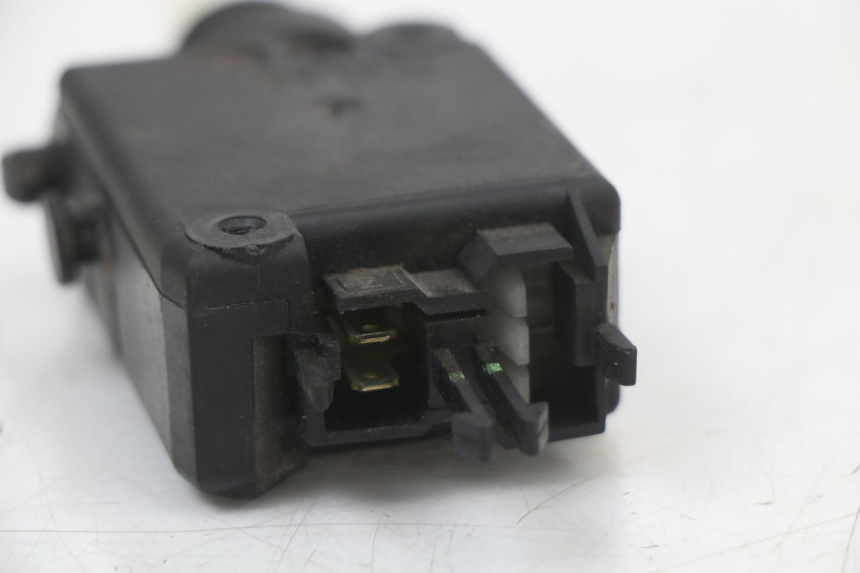 photo de SILNIK OTWIERANIA KUFERKA PEUGEOT GEOPOLIS RS 125 (2007 - 2009) - Inny kąt widzenia