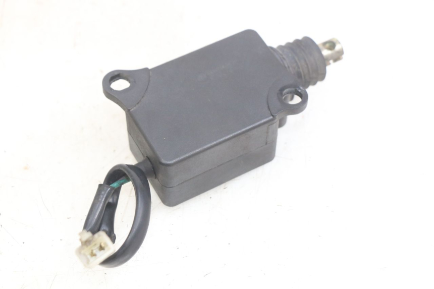 photo de SILNIK OTWIERANIA KUFERKA SYM GTS EFI 125 (2012 - 2016) - Zoom stanu zużycia