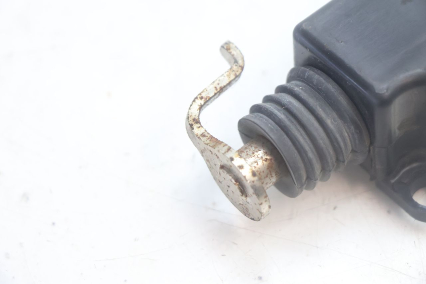 photo de SILNIK OTWIERANIA KUFERKA SYM MIO 50 (2005 - 2010) - Zoom stanu zużycia