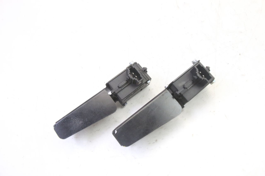 photo de SILNIK OTWIERANIA KUFERKA PIAGGIO MP3 HPE 310 (2024 - 2025) - Zbliżenie techniczne