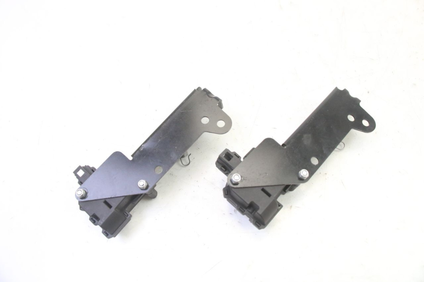 photo de SILNIK OTWIERANIA KUFERKA PIAGGIO MP3 HPE 310 (2024 - 2025) - Widok ogólny