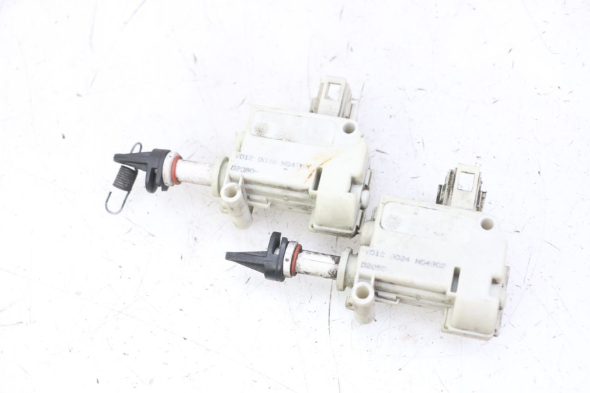 photo de SILNIK OTWIERANIA KUFERKA PIAGGIO MP3 LT 300 (2010 - 2016) - Szczegół części