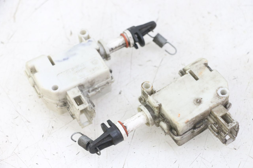 photo de SILNIK OTWIERANIA KUFERKA PIAGGIO MP3 LT 300 (2010 - 2016) - Widok główny