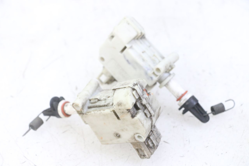 photo de SILNIK OTWIERANIA KUFERKA PIAGGIO MP3 LT 300 (2010 - 2016) - Zoom stanu zużycia