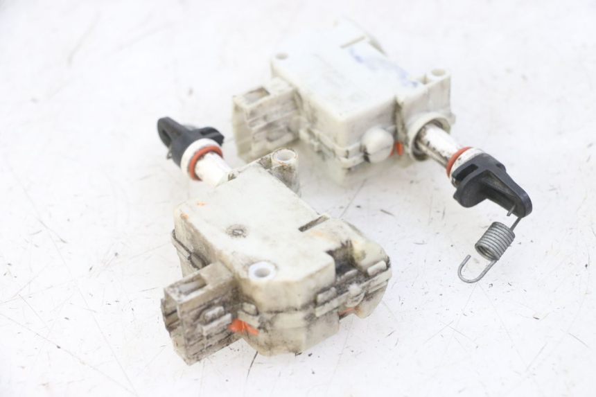 photo de SILNIK OTWIERANIA KUFERKA PIAGGIO MP3 LT 300 (2010 - 2016) - Widok ogólny