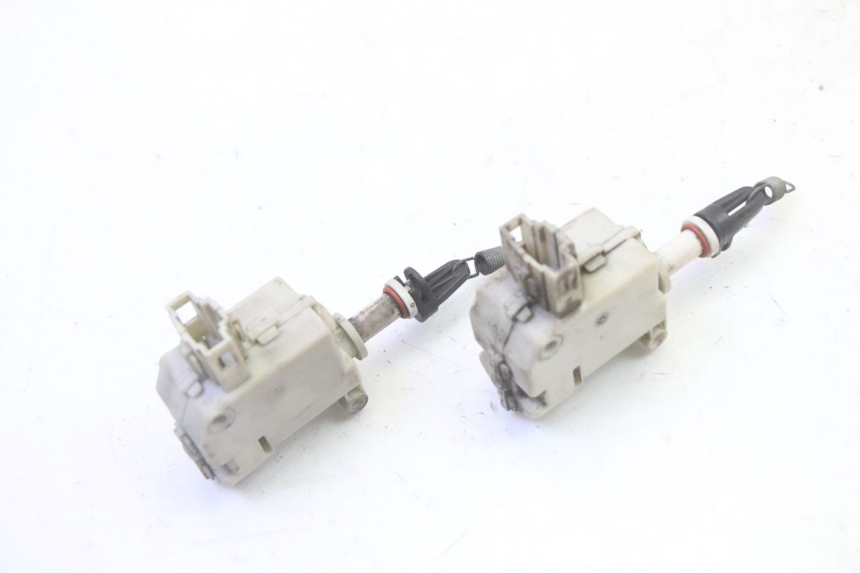 photo de SILNIK OTWIERANIA KUFERKA PIAGGIO MP3 LT 300 (2010 - 2016) - Szczegół części