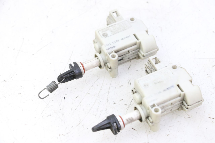 photo de SILNIK OTWIERANIA KUFERKA PIAGGIO MP3 500 (2011 - 2015) - Punkty mocowania