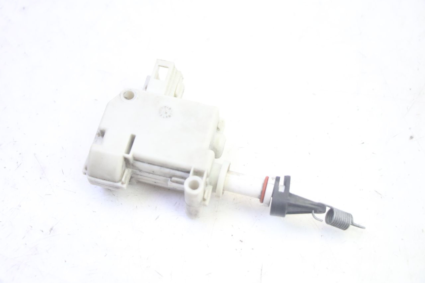 photo de SILNIK OTWIERANIA KUFERKA PIAGGIO MP3 500 (2016 - 2018) - Widok główny