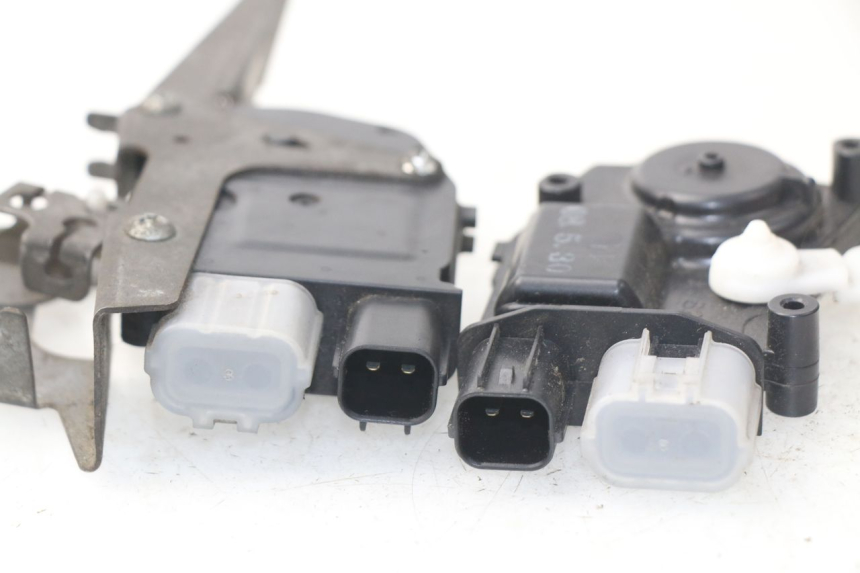 photo de SILNIK OTWIERANIA KUFERKA HONDA NSS EX FORZA 250 (2005 - 2013) - Szczegół części