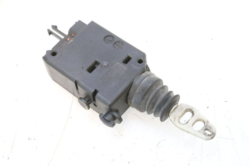 photo de SILNIK OTWIERANIA KUFERKA PEUGEOT SATELIS COMPRESSOR K15 125 (2006 - 2009) - Zbliżenie techniczne