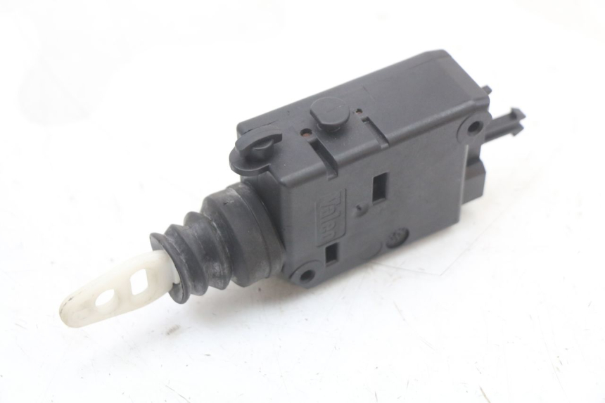 photo de SILNIK OTWIERANIA KUFERKA PEUGEOT SATELIS 125 (2010 - 2012) - Zoom stanu zużycia