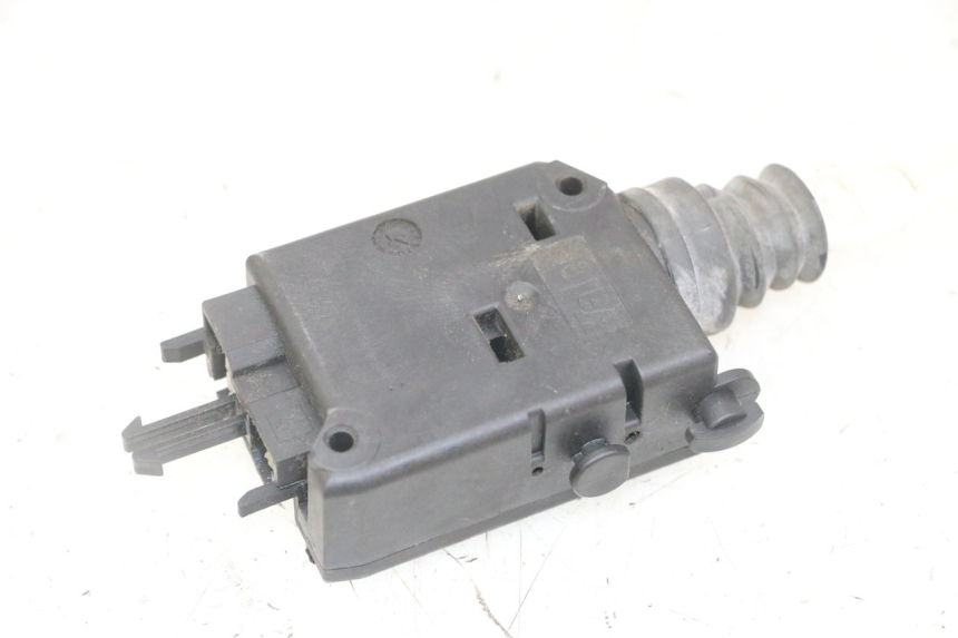 photo de SILNIK OTWIERANIA KUFERKA PEUGEOT SATELIS 125 (2013 - 2018) - Szczegół części