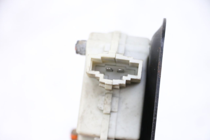 photo de SILNIK OTWIERANIA KUFERKA PIAGGIO VESPA GTS SUPER IE 125 (2009 - 2016) - Inny kąt widzenia