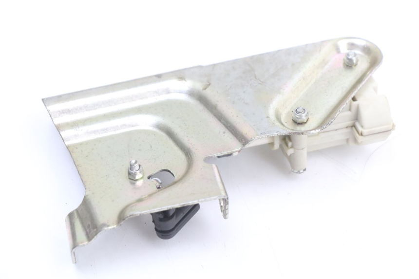 photo de SILNIK OTWIERANIA KUFERKA PIAGGIO X10 125 (2012 - 2017) - Punkty mocowania