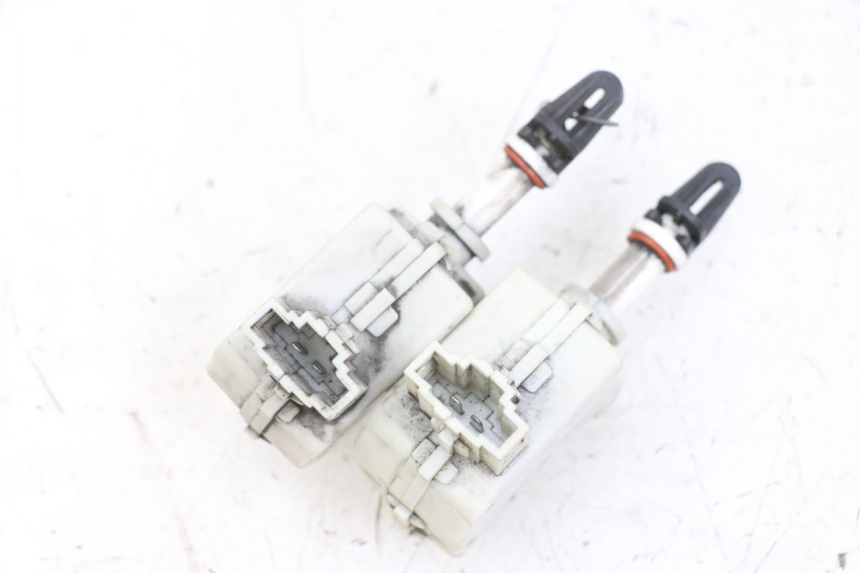 photo de SILNIK OTWIERANIA KUFERKA PIAGGIO X10 125 (2012 - 2017) - Zoom stanu zużycia