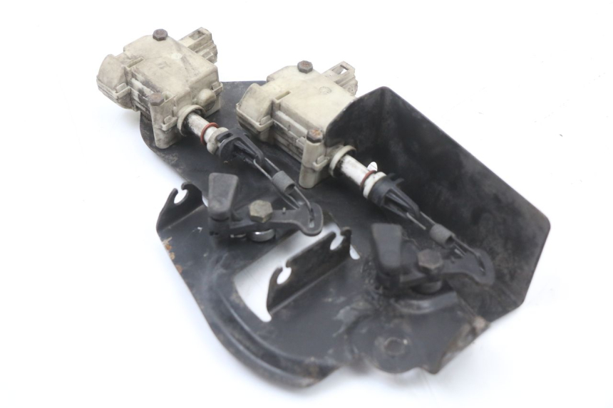 photo de SILNIK OTWIERANIA KUFERKA PIAGGIO XEVO - X EVO 125 (2007 - 2017) - Szczegół części