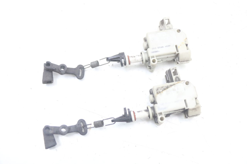 photo de SILNIK OTWIERANIA KUFERKA PIAGGIO XEVO - X EVO 125 (2007 - 2017) - Widok główny