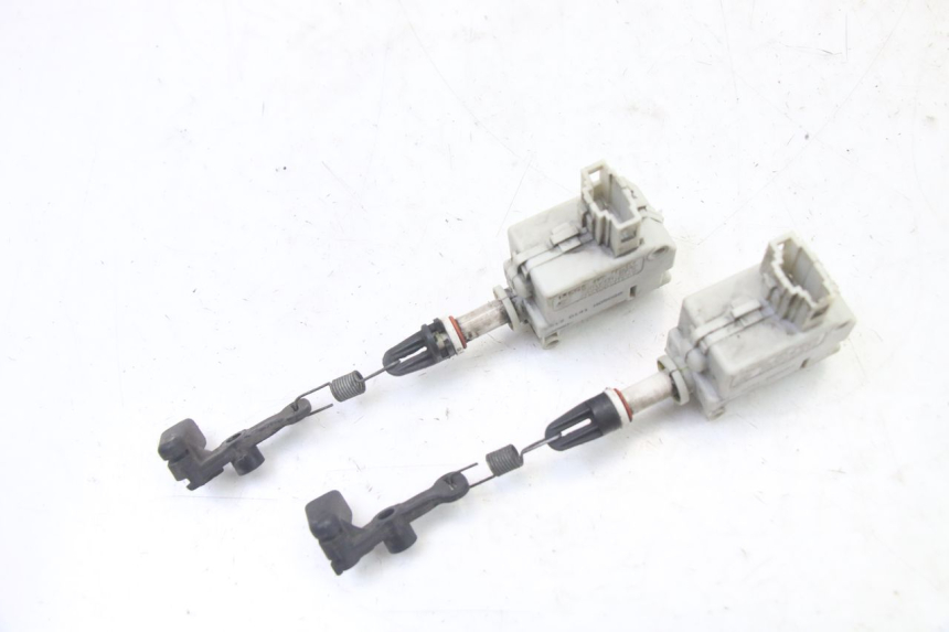 photo de SILNIK OTWIERANIA KUFERKA PIAGGIO XEVO - X EVO 125 (2007 - 2017) - Inny kąt widzenia