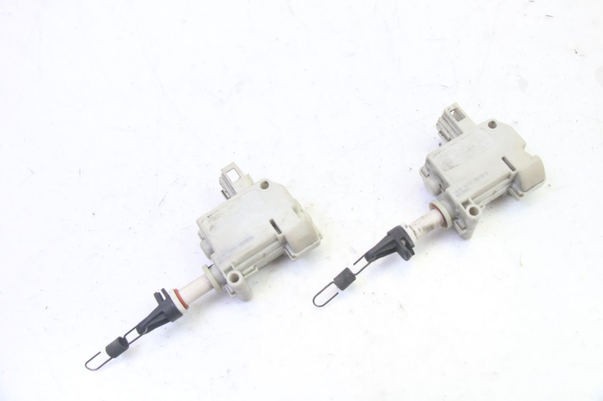 photo de SILNIK OTWIERANIA KUFERKA PIAGGIO XEVO - X EVO 125 (2007 - 2017) - Widok główny