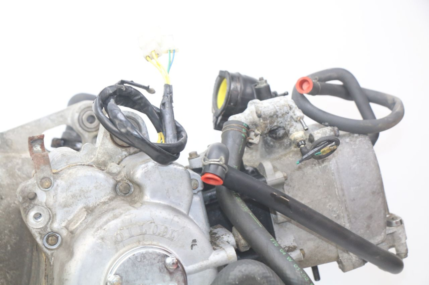 photo de SILNIK KYMCO PEOPLE 250 (2004 - 2008) - Stan powierzchni