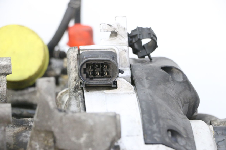 photo de SILNIK PIAGGIO VESPA GRANTURISMO 125 (2003 - 2007) - Struktura - zbliżenie