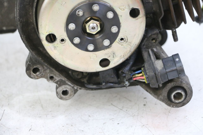 photo de SILNIK PIAGGIO VESPA LX 2T 50 (2005 - 2013) - Szczegóły charakterystyczne