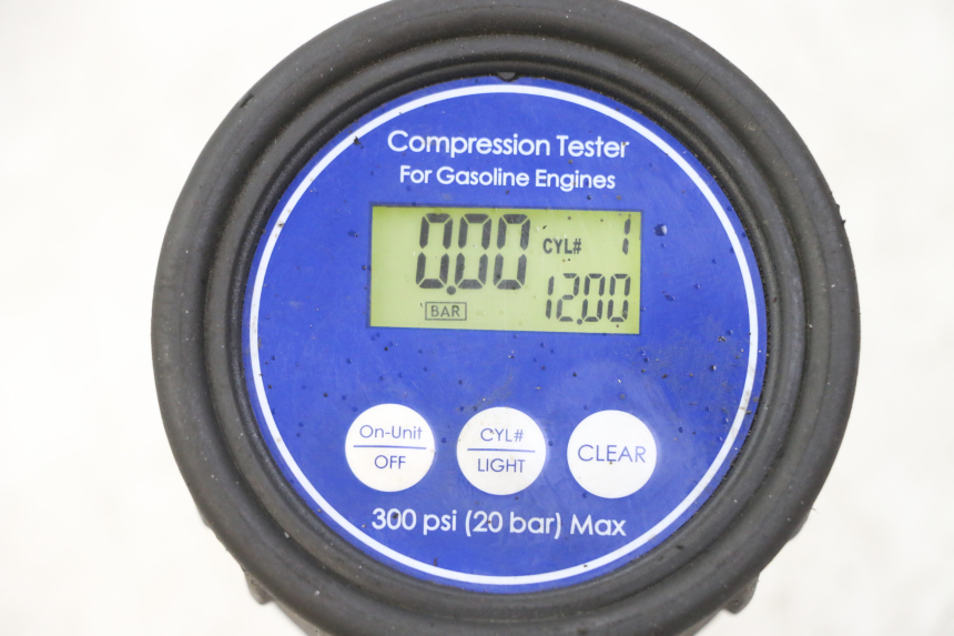 photo de SILNIK PIAGGIO VESPA LX IE 125 (2010 - 2012) - Alternatywny kąt