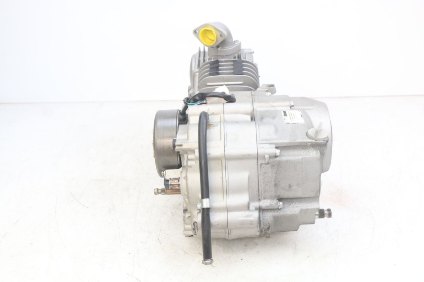 photo de SILNIK YCF R-START 125 - Stan powierzchni