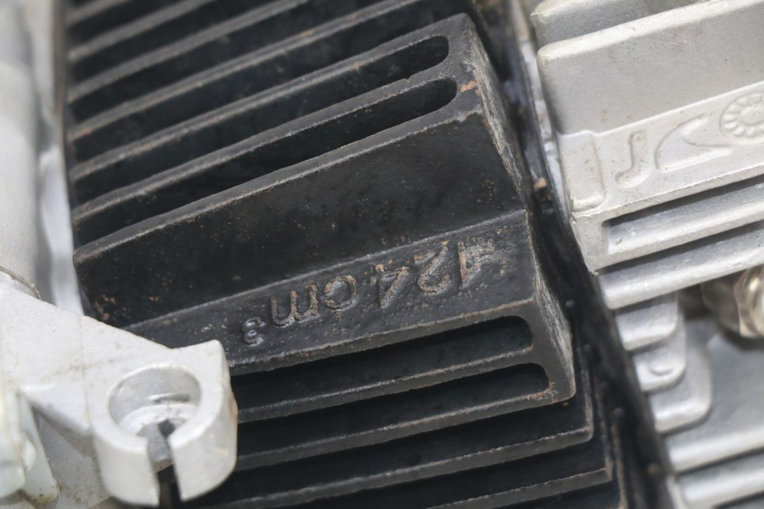 photo de SILNIK APOLLO RFZ 125 - Zbliżenie techniczne