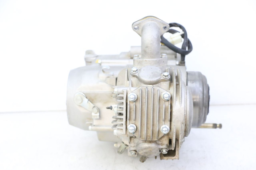 photo de SILNIK APOLLO RFZ 125 - Szczegóły charakterystyczne