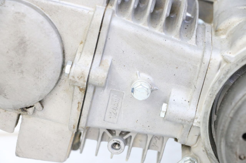 photo de SILNIK APOLLO RFZ 125 - Widok z bliska