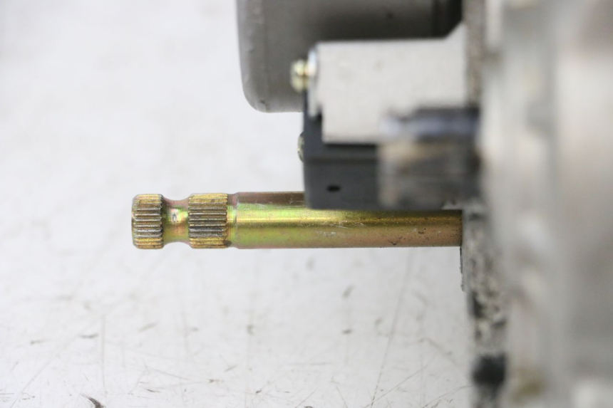 photo de SILNIK APOLLO RFZ 125 - Zbliżenie komponentów