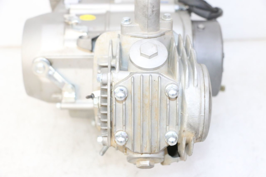 photo de SILNIK APOLLO RFZ 125 - Widok ogólny