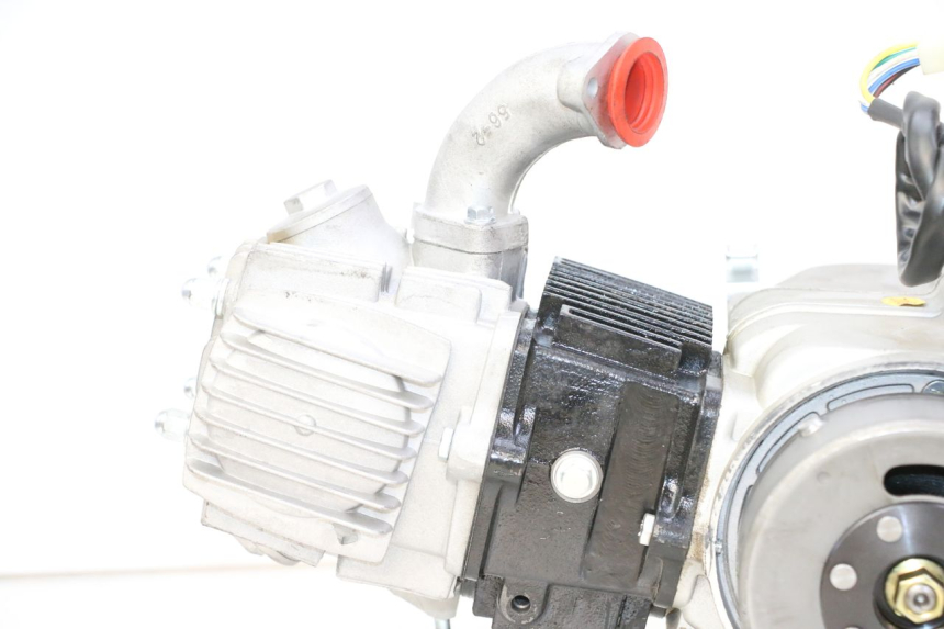 photo de SILNIK APOLLO RFZ 125 - Alternatywny kąt