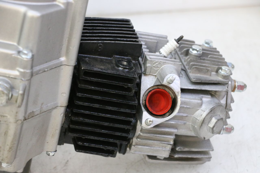 photo de SILNIK APOLLO RFZ 125 - Inny kąt widzenia