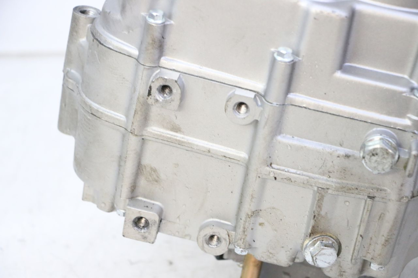 photo de SILNIK APOLLO RFZ 125 - Zbliżenie techniczne