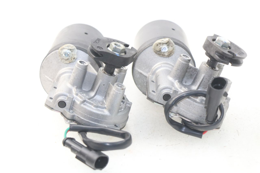 photo de SILNIK ROLL LOCK PEUGEOT METROPOLIS 400 (2017 - 2020) - Zbliżenie techniczne