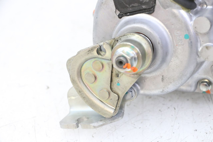photo de SILNIK ROLL LOCK PIAGGIO MP3 HPE 310 (2024 - 2025) - Kontrola wizualna