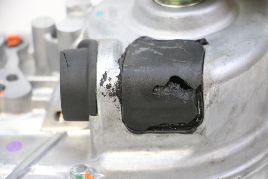 photo de SILNIK ROLL LOCK PIAGGIO MP3 HPE 310 (2024 - 2025) - Inny kąt widzenia