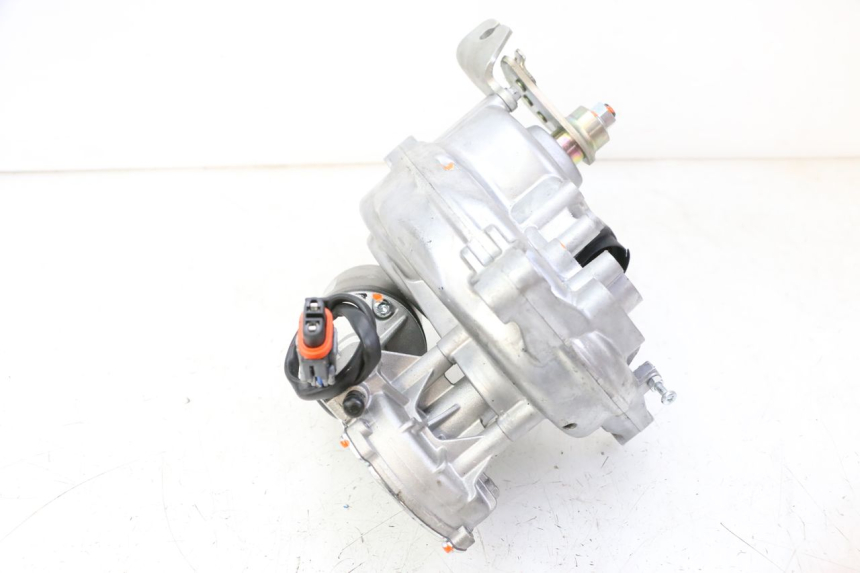 photo de SILNIK ROLL LOCK PIAGGIO MP3 HPE 310 (2024 - 2025) - Zbliżenie techniczne