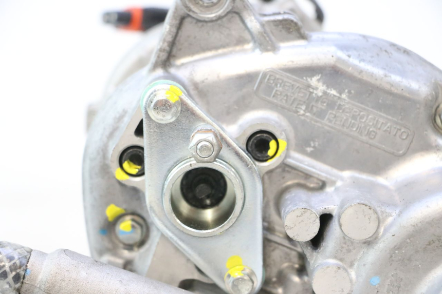 photo de SILNIK ROLL LOCK PIAGGIO MP3 HPE 530 (2022 - 2026) - Alternatywny kąt