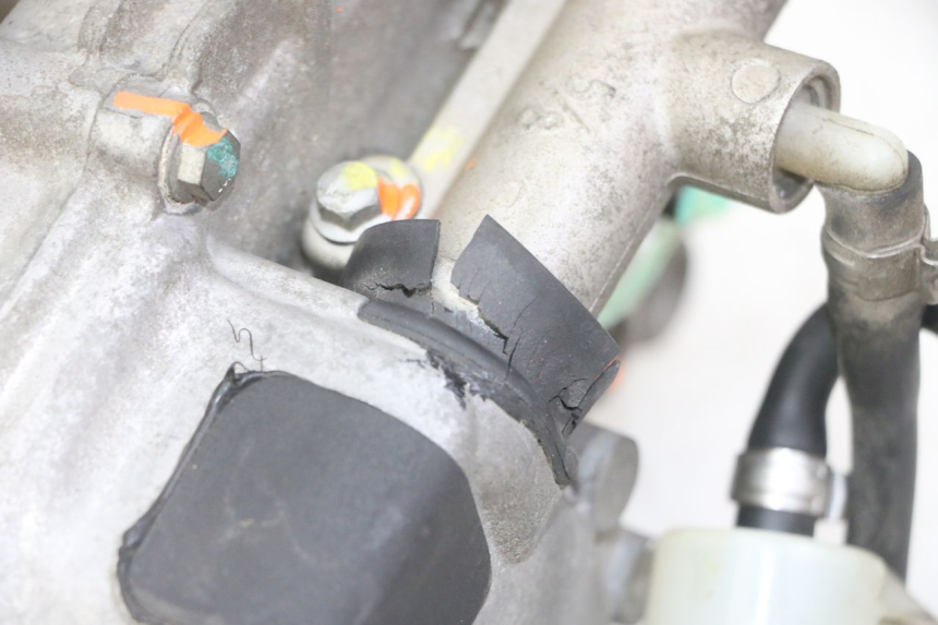 photo de SILNIK ROLL LOCK PIAGGIO MP3 LT 300 (2010 - 2016) - Inny kąt widzenia