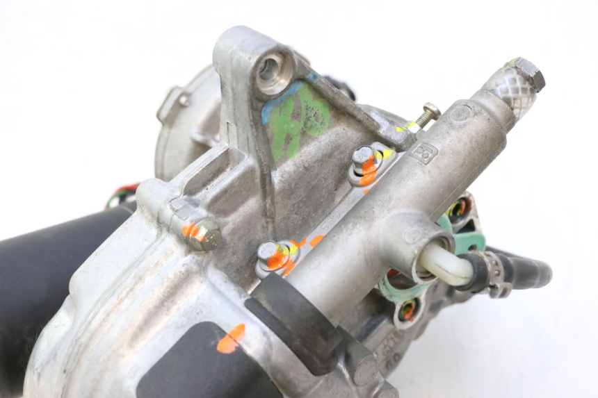photo de SILNIK ROLL LOCK PIAGGIO MP3 LT 300 (2010 - 2016) - Punkty mocowania