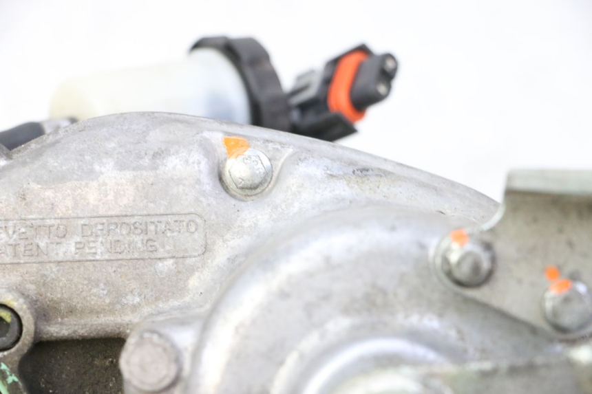 photo de SILNIK ROLL LOCK PIAGGIO MP3 RL 250 (2006 - 2010) - Zbliżenie komponentów