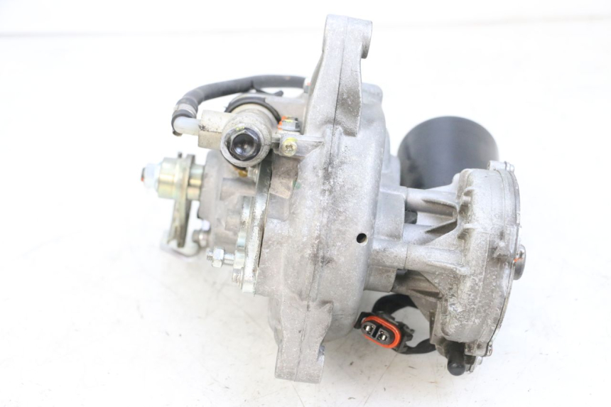 photo de SILNIK ROLL LOCK PIAGGIO MP3 500 (2016 - 2018) - Zbliżenie komponentów