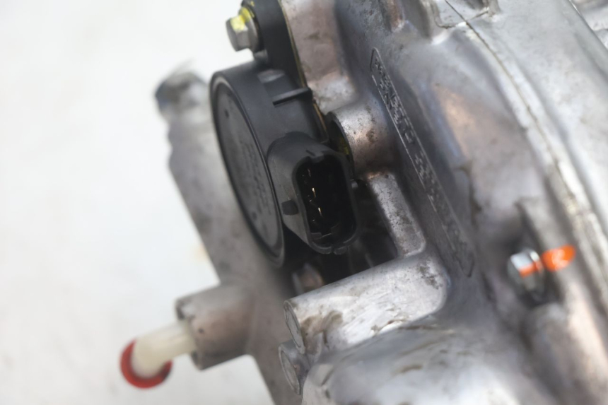 photo de SILNIK ROLL LOCK PIAGGIO MP3 125 (2006 - 2014) - Zoom stanu zużycia